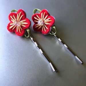 Felt Flower Bobby Pins!  Adorable for spring!